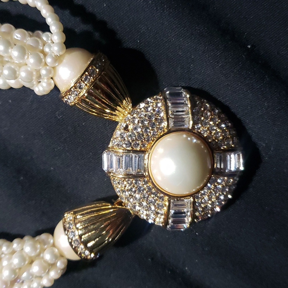 Oscar de la Renta necklace - Picture 4 of 5